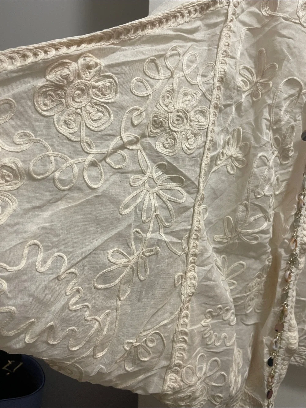 POL OS Batwing Embroidered Conch Shell Cardigan - Picture 5 of 8